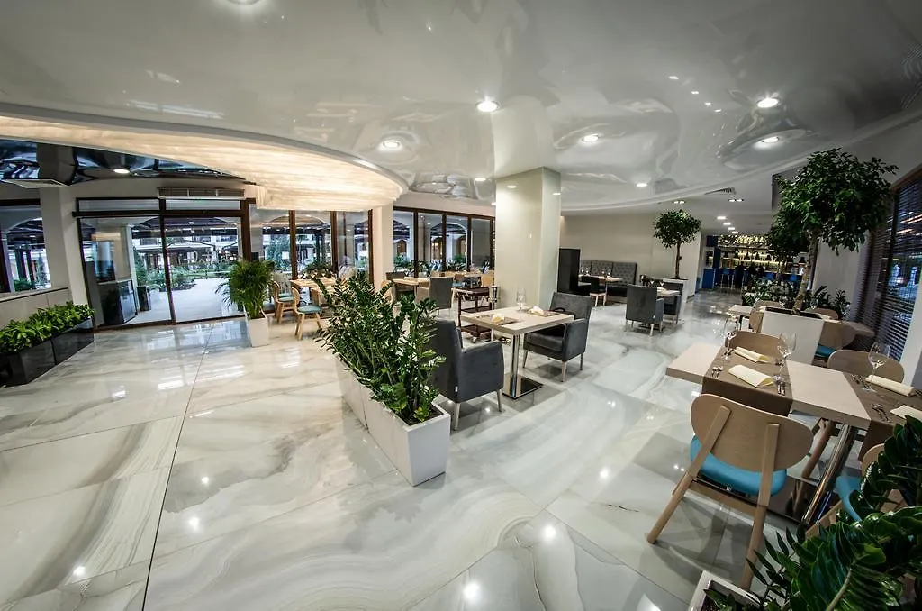 אתר נופש סאני ביץ' Premier Fort Cuisine - Full Board